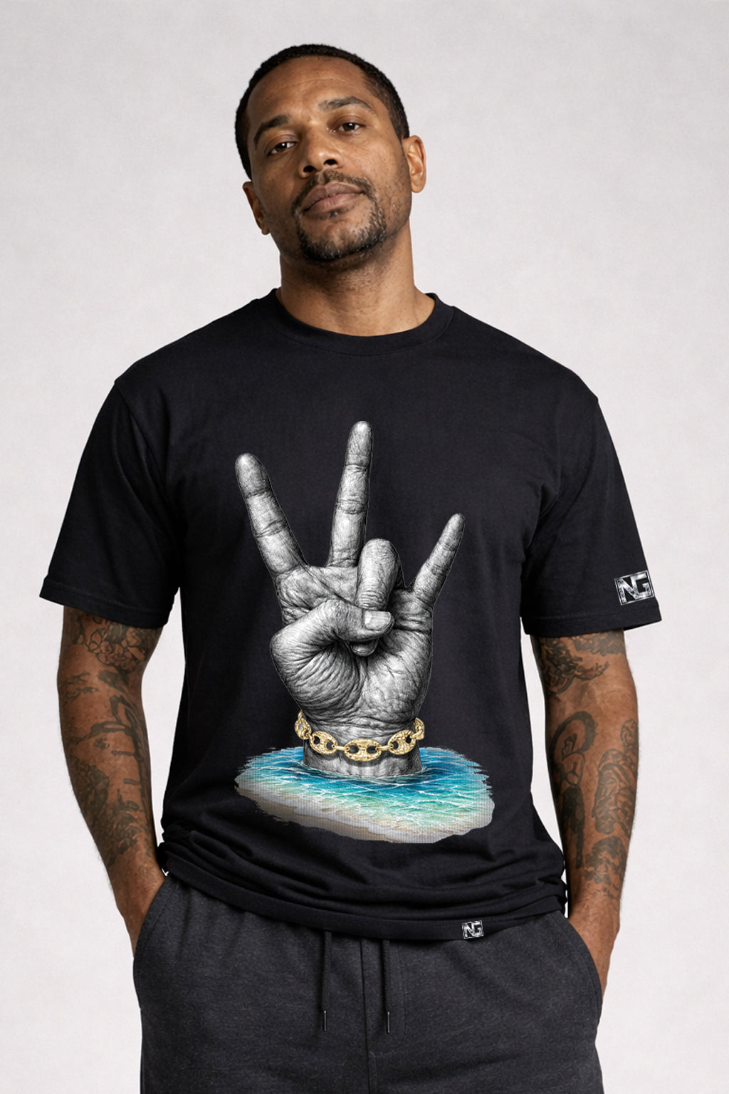 VI Sign Black